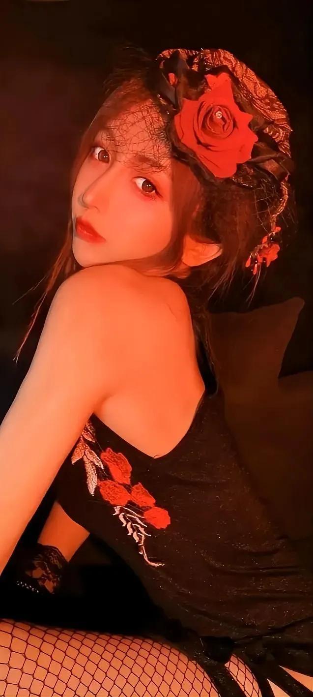 美女主播性感写真壁纸——呆妹儿