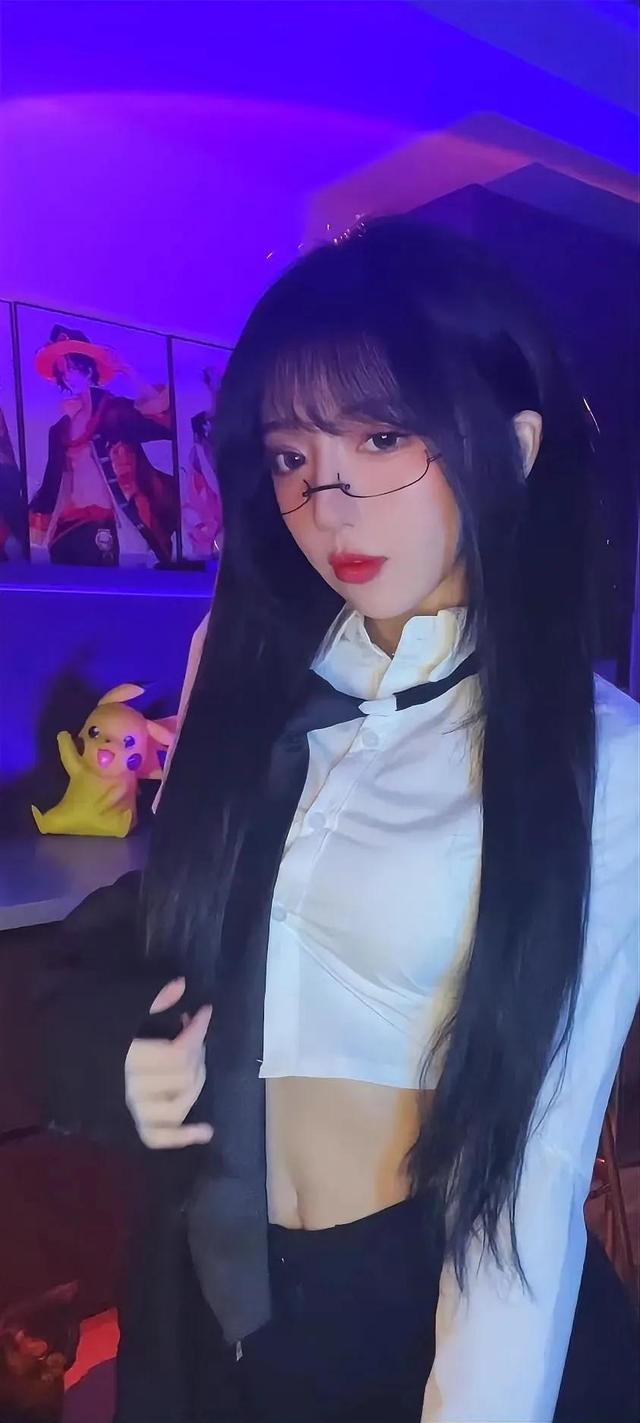 美女主播性感写真壁纸——呆妹儿