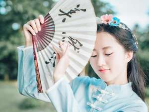 女主播楠楠 水仙(小说：末世女王穿成小农女，父母双亡，留下年幼弟妹和一大笔外债)