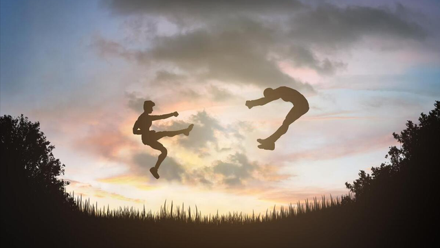 太离谱了！榜一大哥40万一晚约睡女主播，事成后不满意反悔要退款