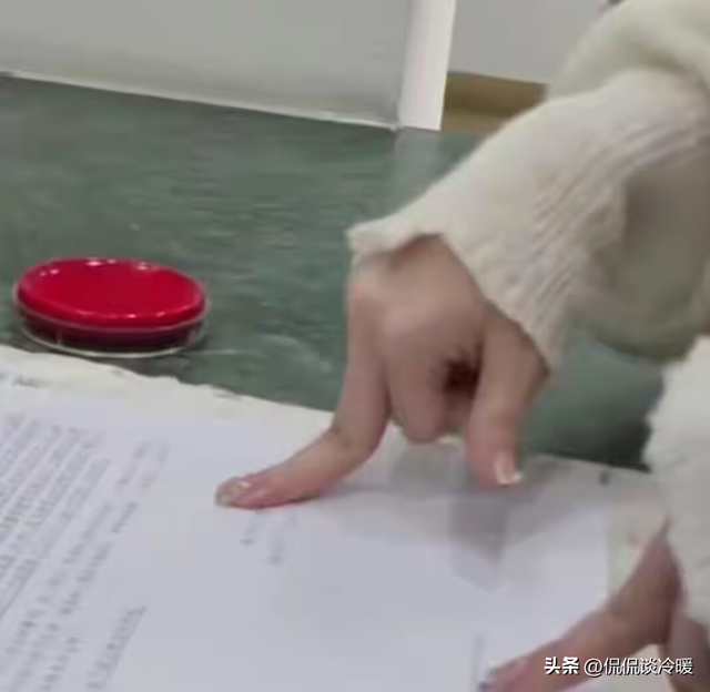 闹大了!广东河源女网红遭刑拘,深夜直播不堪入目,抓捕现场曝光