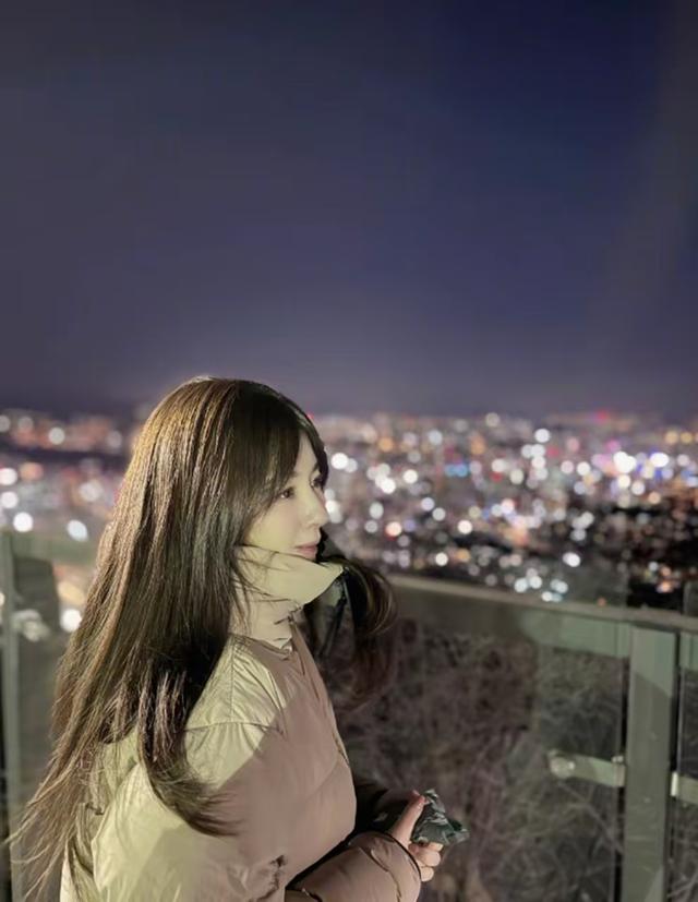 俞灏明与女友韩国甜蜜约会,王晓晨大方晒照,在一起一年超稳定