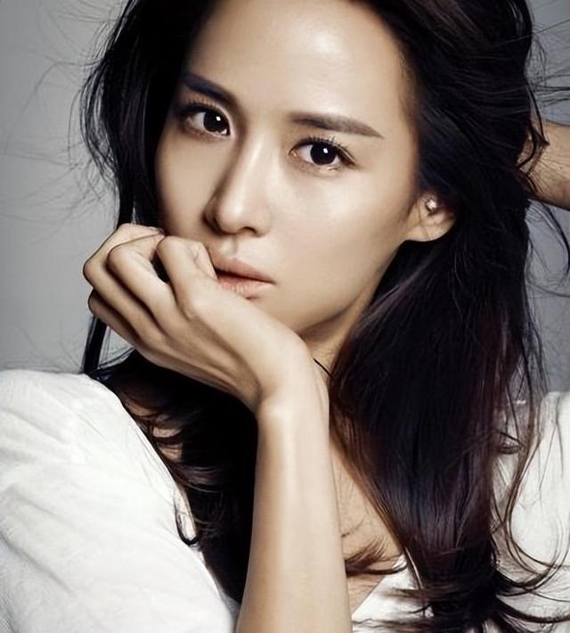 艳后赵如珍2亿浏览量床戏！从露点到演技派，背后惊人秘密曝光