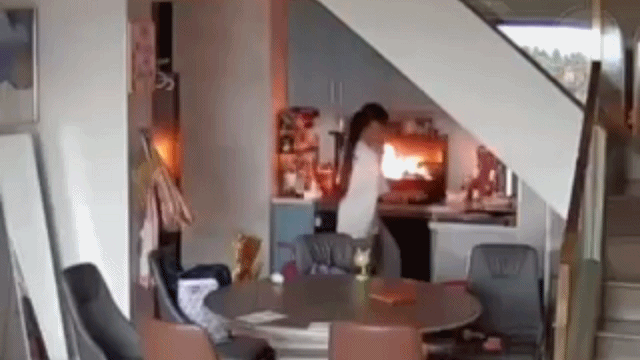 “老公水开了,帮我倒面粉吧”,只是随口一句,瞬间家毁人亡