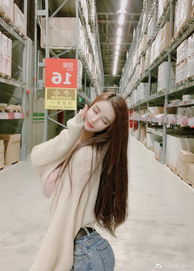 斗鱼女主播安雅Sylvia,直播解扣网友瞬间炸了