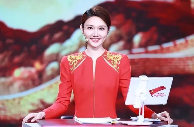 33岁央视主播龙洋：曾曝是“月光族”，单身原因是择偶标准太高？