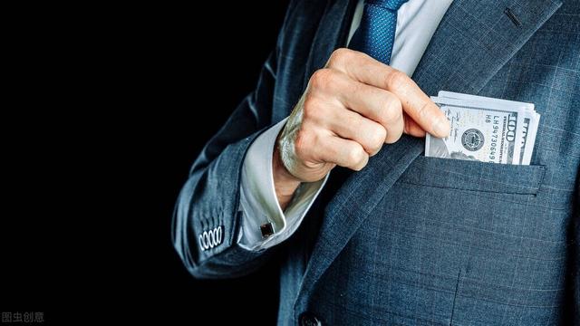 90后服装老板跨界卖麻椒鸡，6个月后月入百万，他是怎么做到的？