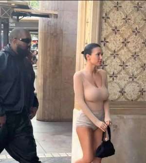 韩国g奶女主播(侃爷豪气地带着身着透视装的妻子“G”豪乳)