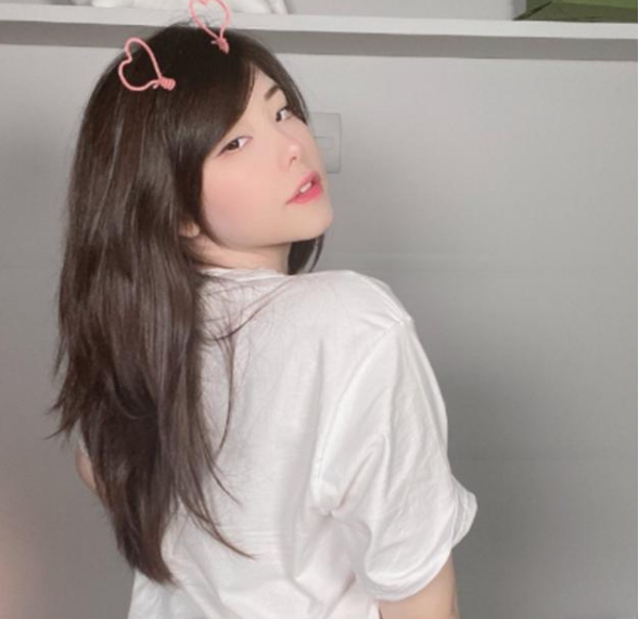 英雄联盟身材最好的3位女主播,MISS保养诀窍曝光