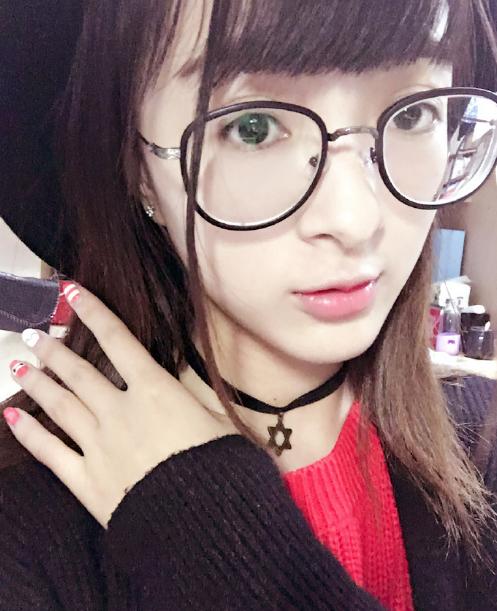 战旗女主播艾秋秋私照被爆,宝宝要哭了!