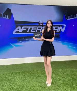 女主播的美腿(顶级体育女主播黑丝短裙大长腿这谁不迷糊啊)