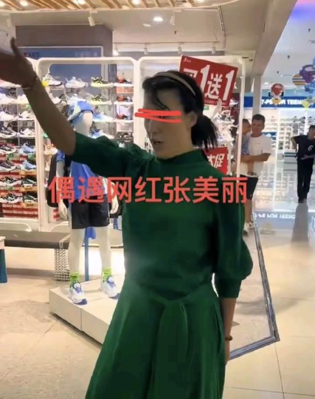 辱骂母亲走红的女主播被逮捕，揭开网络低俗直播的丑陋面纱！