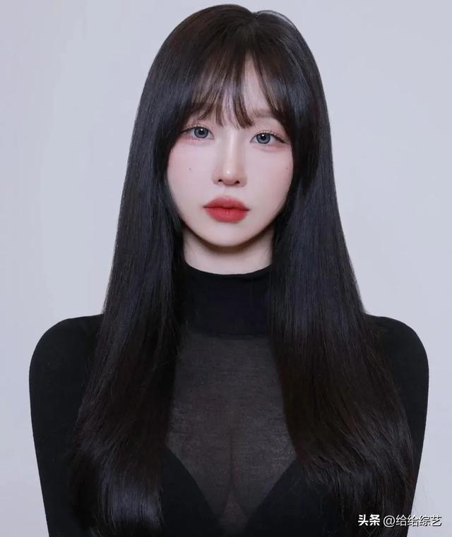 韩国百万级女主播hankung，清纯外表，性感身材，反差感十足