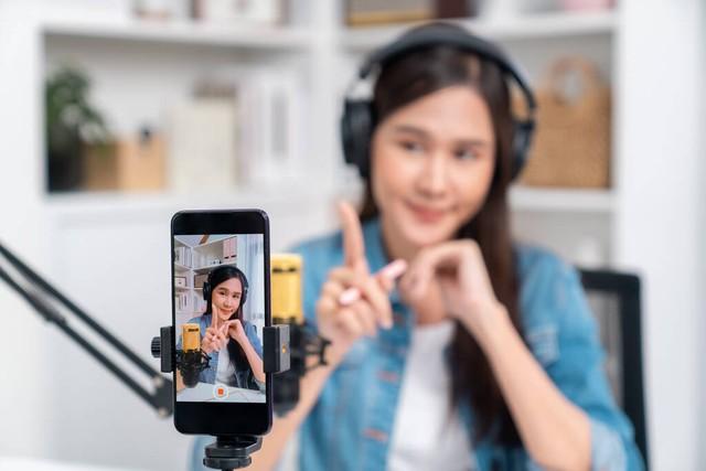 女主播：喝酒走红引热议