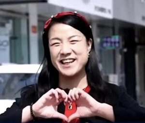 骂农民的女主播(辱骂母亲走红的女主播被逮捕，揭开网络低俗直播的丑陋面纱)