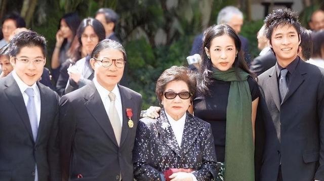 65岁的“广东一枝花”侯玉婷：曾和霍震霆传绯闻，如今成模范婆婆