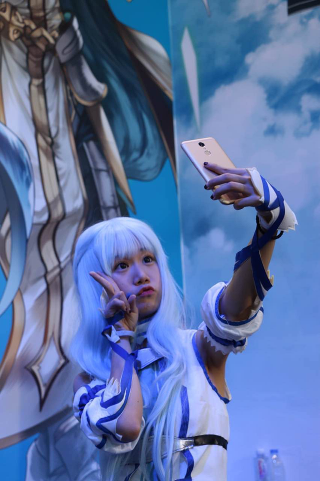 360手机N4S够持久，俘获ChinaJoy女主播芳心