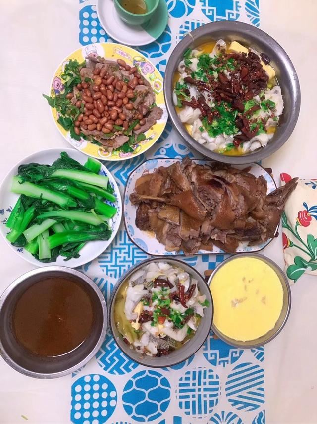 妈妈们2020年流行大变身：主播、厨神、打怪兽高手