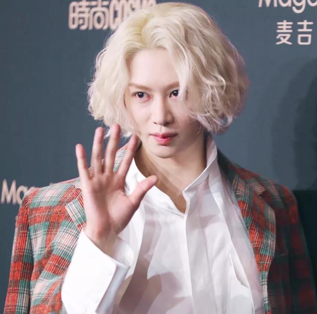 金希澈人设崩塌，被曝订阅辱华频道，昔日友好形象破灭被指太虚伪