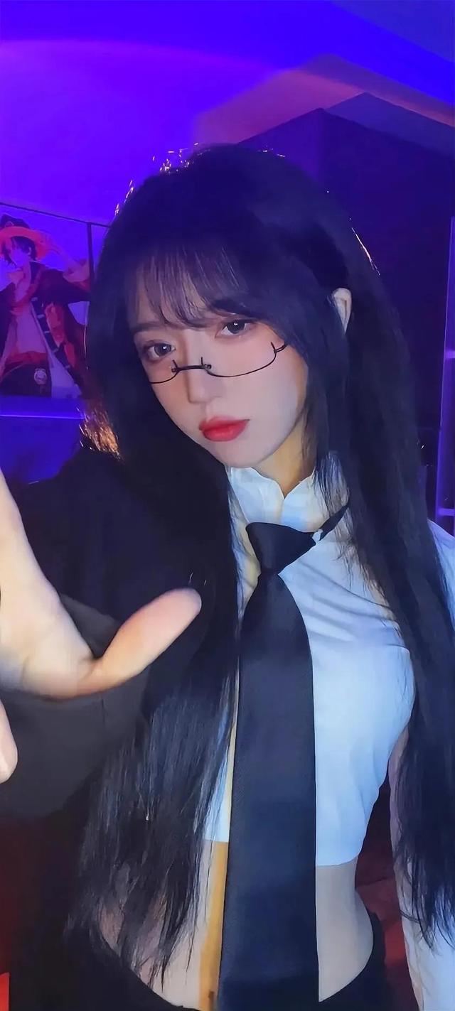 美女主播性感写真壁纸——呆妹儿