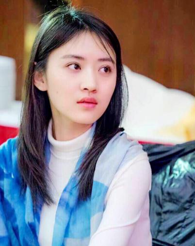 请叫我婷昊！NBA最前线主播黄婷婷秀球技空心入网