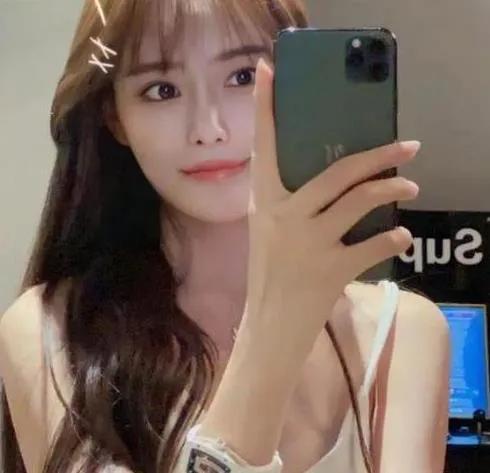 很多女主播跟神豪现实一起！最后结果又如何？