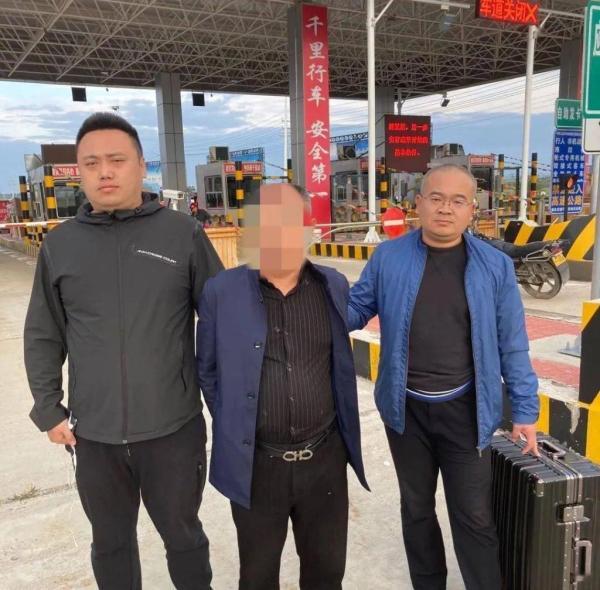 一“局长”打赏女主播一掷千金,身家700万从何而来?