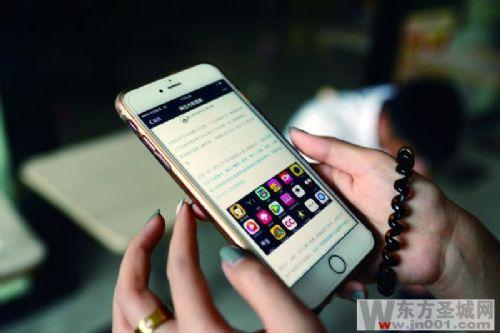 现在不少主播要拼颜值，在直播之前都要认真的化妆