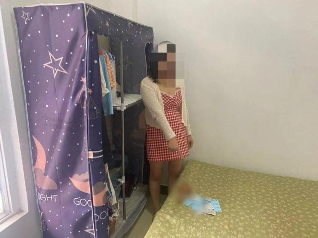 女主播户外直播涉黄当场被抓,已被采取刑事强制措施