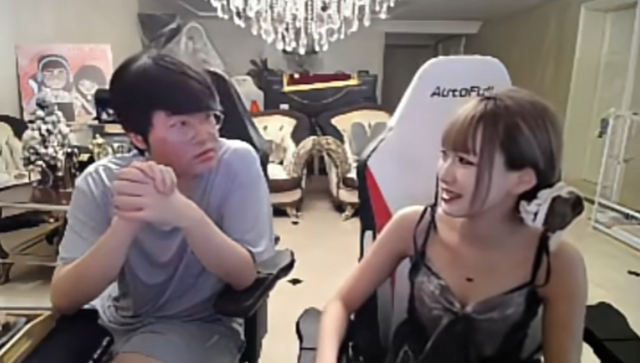 姿态整场被硬控！周敢敢穿黑丝庄园热舞，Letme：LLW还不出来吗