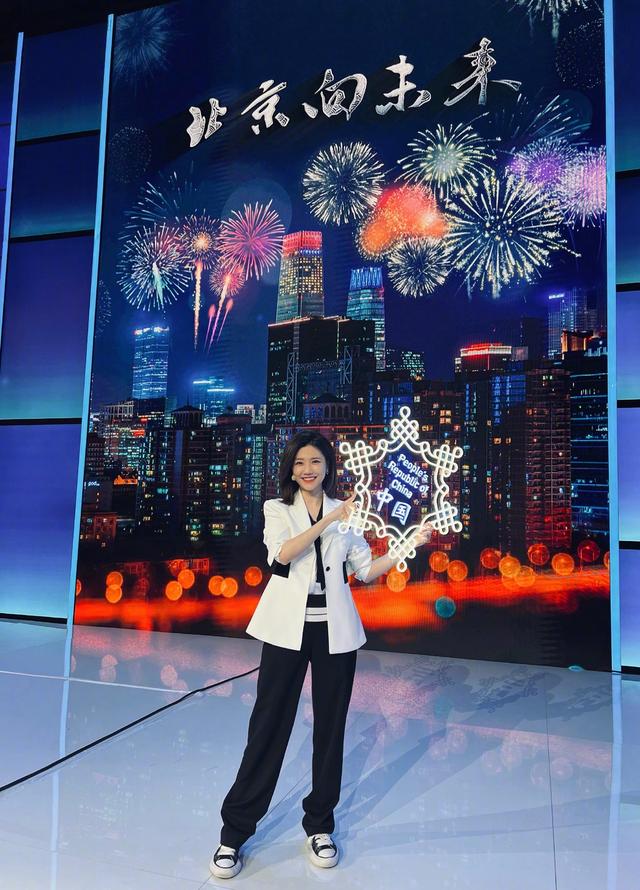 足球女主播哪家强,央视马凡舒,刘语熙,杨茗茗最强三叉戟