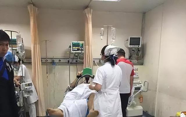 “老公水开了,帮我倒面粉吧”,只是随口一句,瞬间家毁人亡