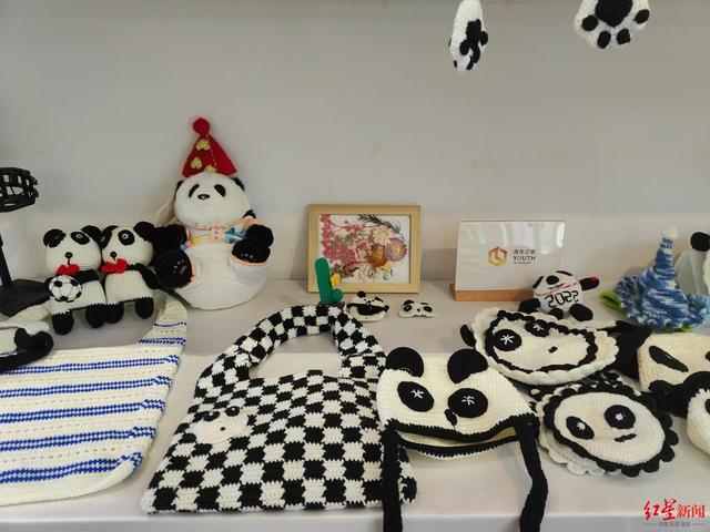 不打麻将，打毛线！成都“熊猫嬢嬢”把毛线“打”上了米兰手工艺博览会