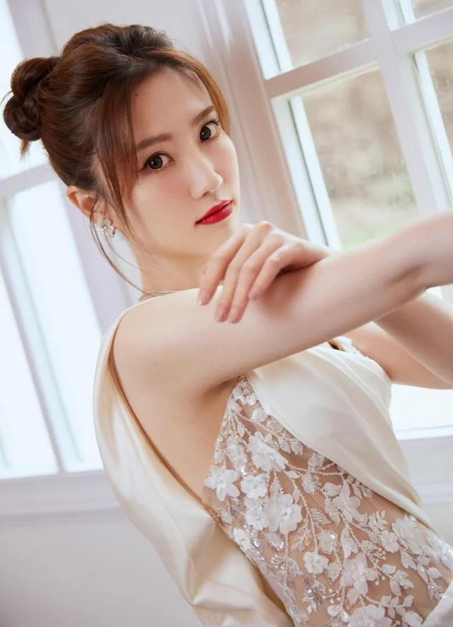 张纯烨，号称身材最好的女主持人！