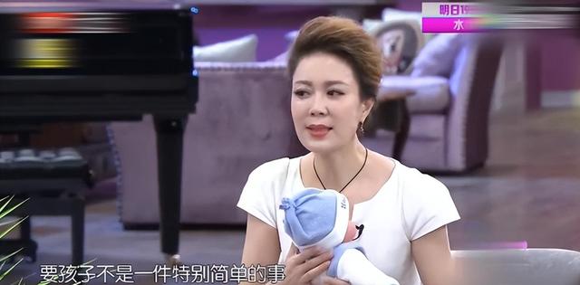 央视女主播文静：“假发门”秘密竟保守10多年，坚持丁克不后悔