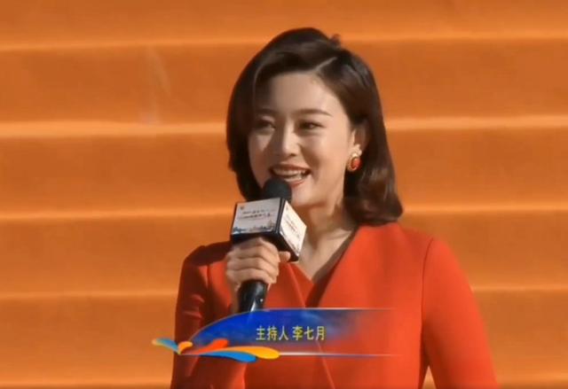 央视主持人李七月失去竞争力，是个人选择还是行业使然？