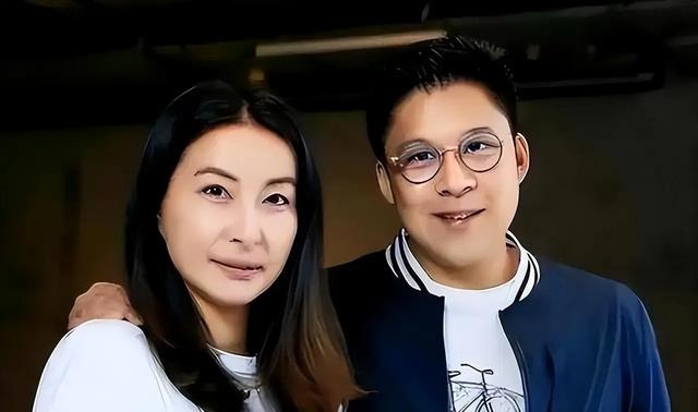 郭晶晶看了霍启刚情史，恐怕都想离婚了，这霍启刚年轻时真不安分