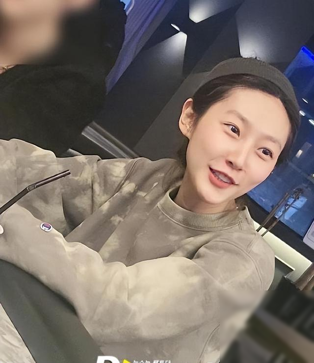 24岁知名女星自杀细节曝光,最后发文自杀意图明显,曾遭受网暴