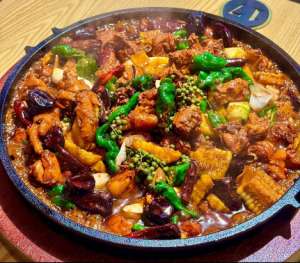 女主播琪琪麻椒号(美食接力｜如果山东炒鸡有“派系”，网友说必须有它)