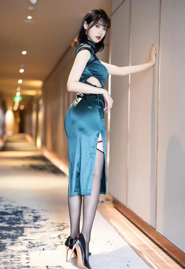 美女模特林子遥，身高175cm，满屏黑丝大长腿，谁受得了啊？