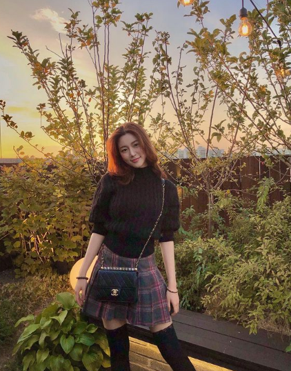 韩国国民偶像爆恋情口碑崩塌?女方父母竟是诈骗犯,网友怒骂