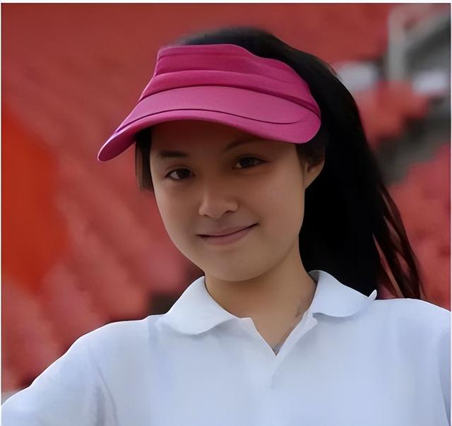 她是央视最穷主持人，工作22年不涨工资，43岁凑够首付买房