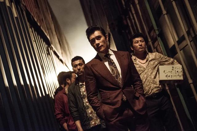 《〈局内人〉：19禁尺度炸裂，撕开韩国社会最脏一面》