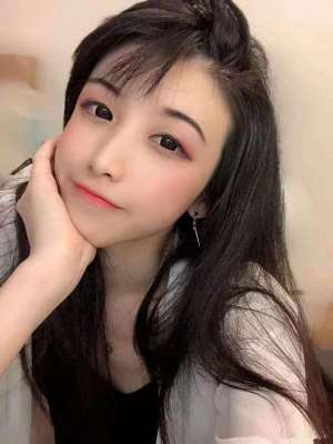 英雄联盟王者女主播(颜值高打游戏好，这几位女主播不能错过，其中一位一周赚了495万)