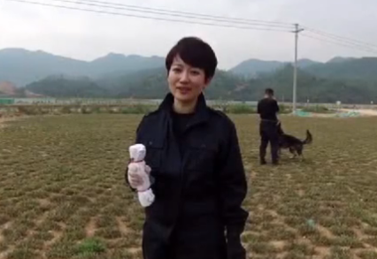 王端端：直播时当众崩溃落泪，央视四台当家花旦，有望成新闻一姐