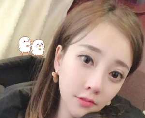 斗鱼平胸的女主播(冯提莫cos王者荣耀不知火舞图片曝光 被网友疯狂吐槽平胸？)