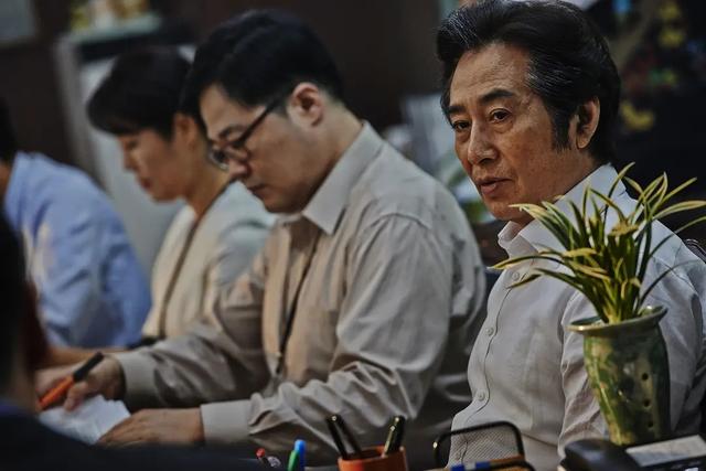 《〈局内人〉：19禁尺度炸裂，撕开韩国社会最脏一面》