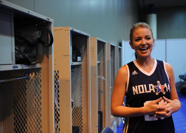 成功绝非偶然：NBA最美女主播克里斯汀的成名之路