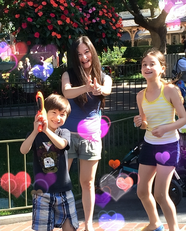 《妈妈的吻》朱晓琳走红背后有艰辛,53岁为何仍然未婚