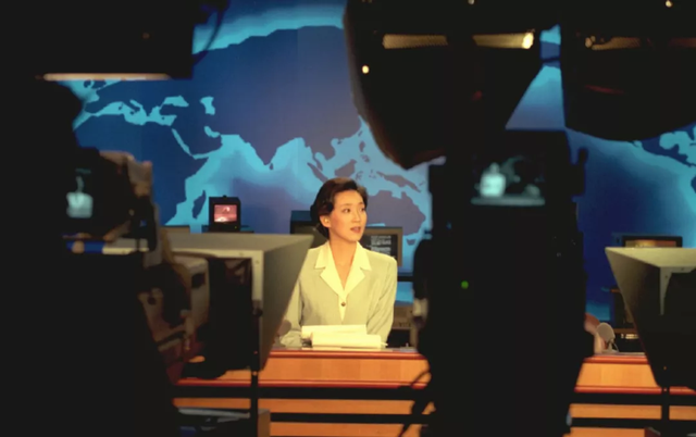 央视“首席女主播”李修平：42岁再婚嫁大10岁丈夫，至今无儿无女